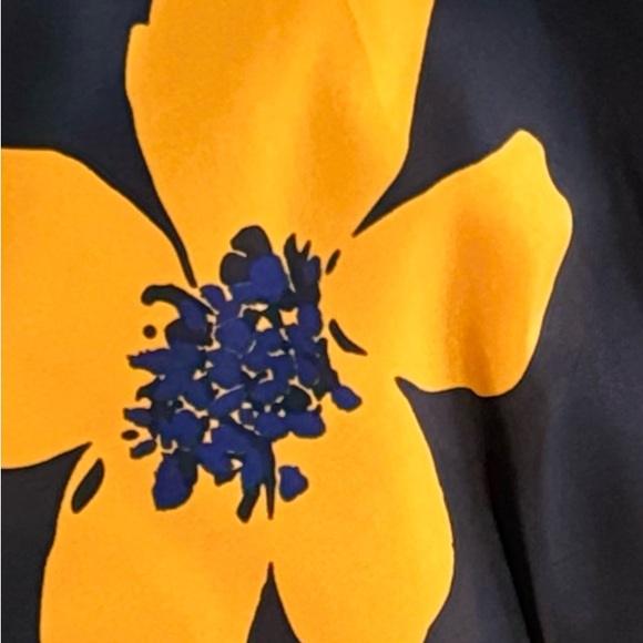 Gracia Flower Print Top NWT‎ Size Large - Picture 11 of 11